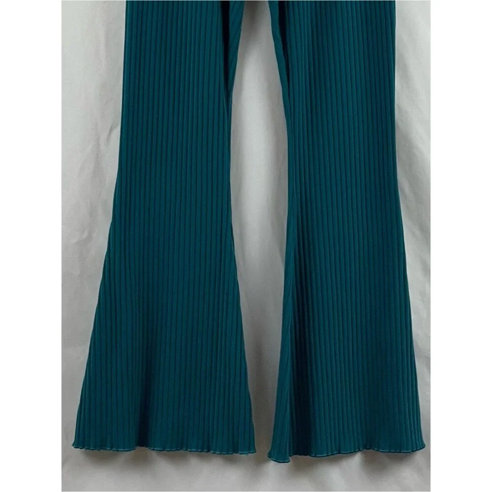 NIKE Turquoise Ribbed Flare Athletic Yoga Pants NWOT Size S